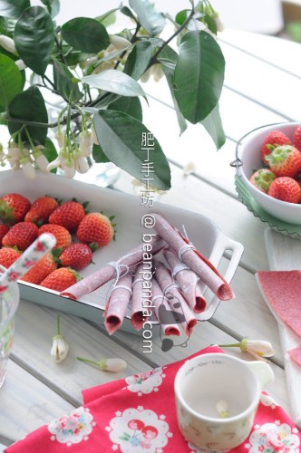 Strawberry_fruit_leather_01