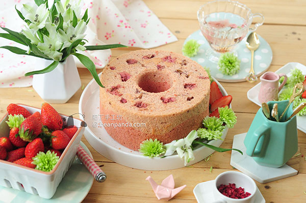 櫻花草莓戚風蛋糕【少糖，零油脂，沒有泡打粉】Sakura Strawberry Chiffon Cake
